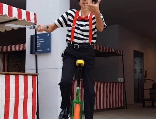 Draco the Juggler